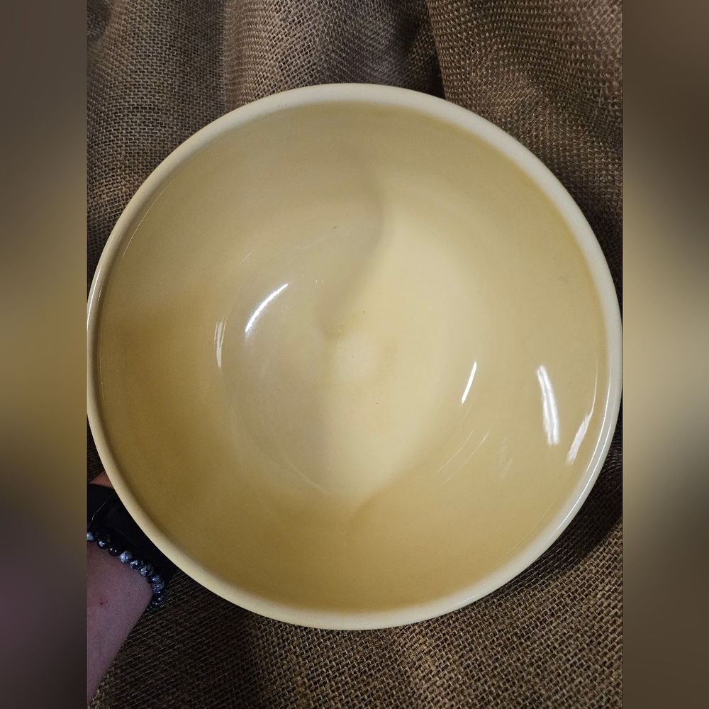 Vintage Sevilla 9 inch mixing or serving bowl - Picture 3 of 6